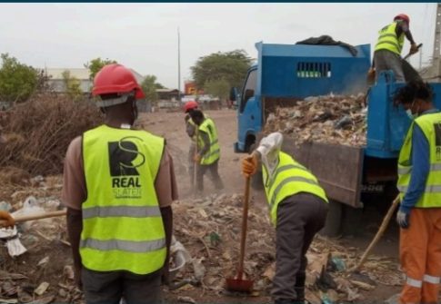Real Slater realiza serviços de limpeza na Unidade de Gás do Panguila